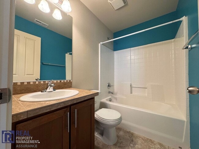 Building Photo - 10733 NE Gateway Pl