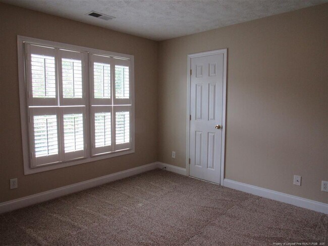 Building Photo - 3000 Metthame Dr