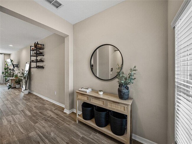 Building Photo - 29934 Southwell Ln