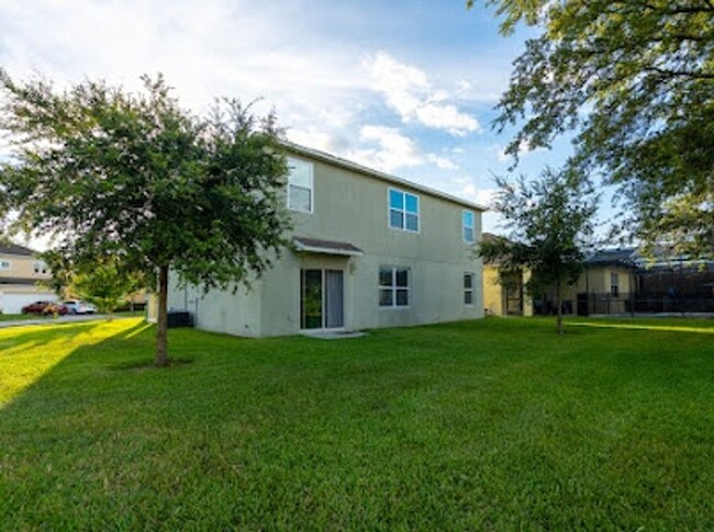 Building Photo - Spacious 5BR House in Haines City