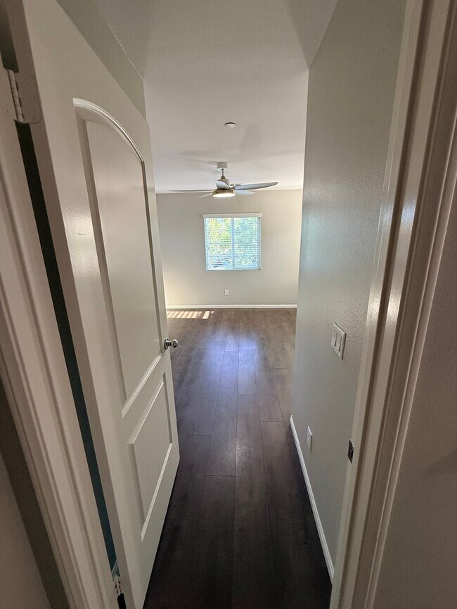Building Photo - 37350 Paseo Tulipa