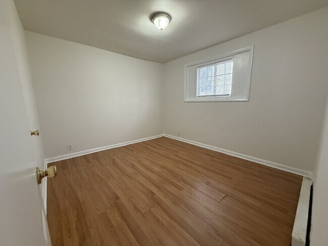 Building Photo - Refershed 2 bedroom unit near Meharry/Fisk