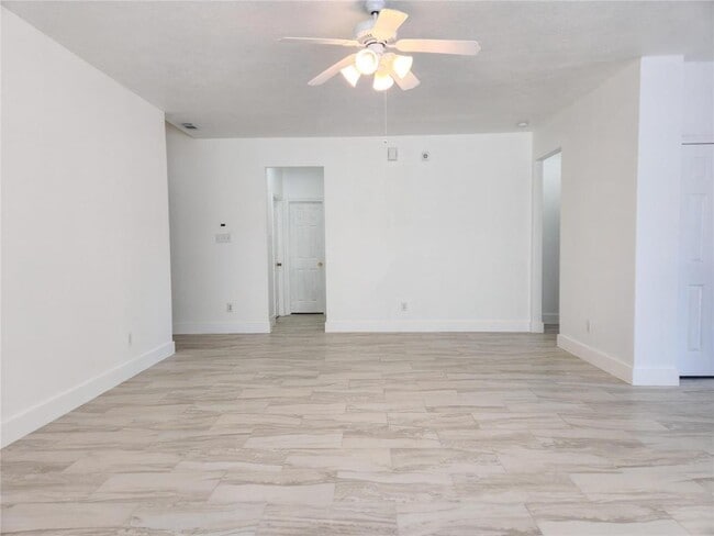 Building Photo - 7518 Oakwood Canyon Dr