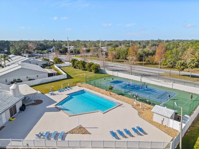 Building Photo - beautiful Sarasota 3 bedroom 2 bathroom ho...