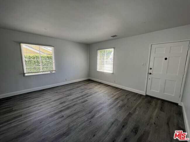 Building Photo - 5835 Shoshone Ave
