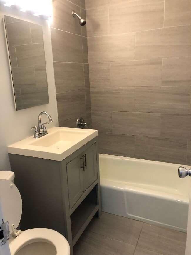 Building Photo - 26 Circuit Rd