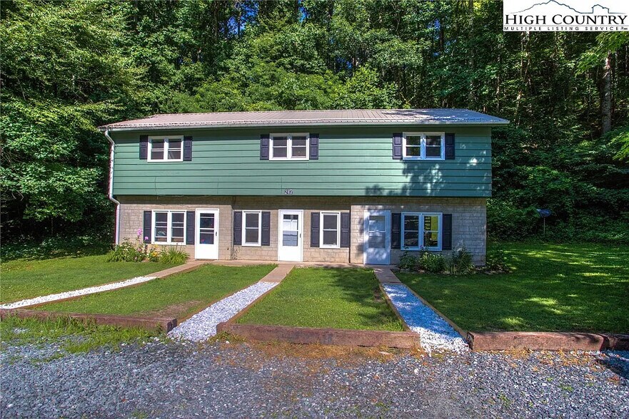 Primary Photo - 247 Homespun Hills Rd