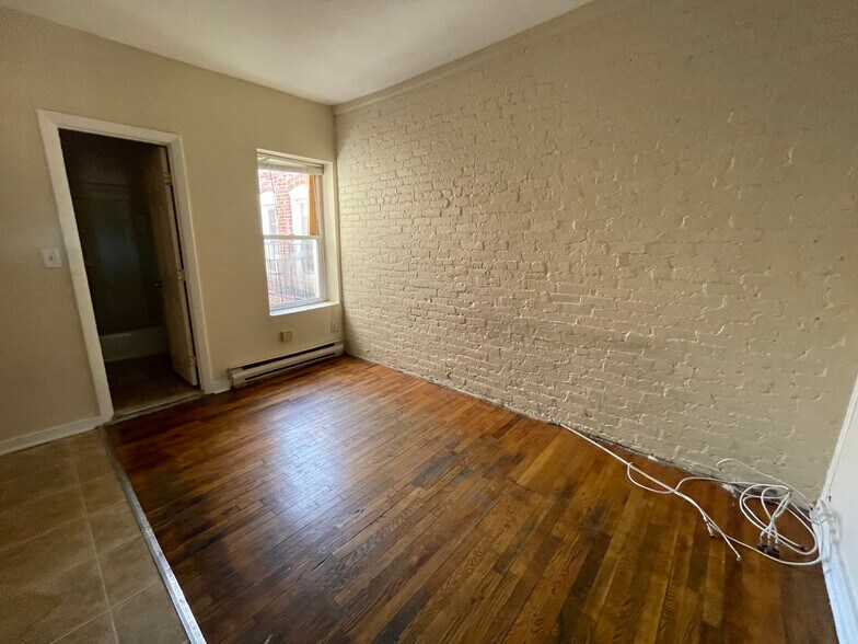 Building Photo - 886 Huntington Ave