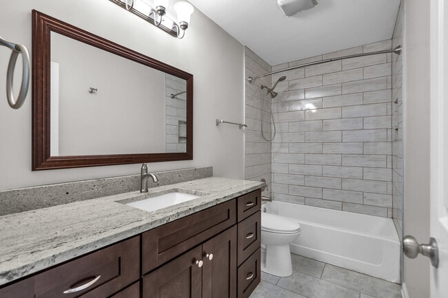 Building Photo - 1553 Stevens Dr