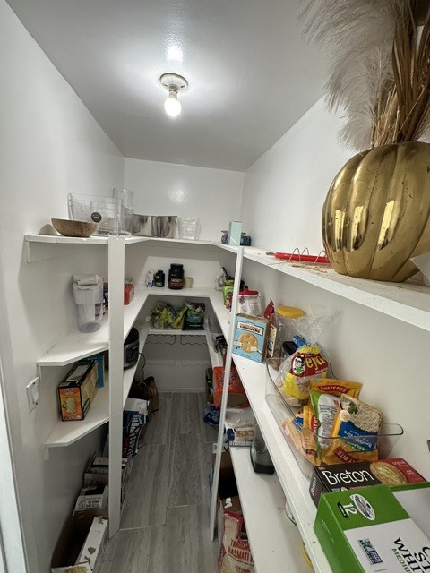 Large walk-in pantry - 930 3rd St