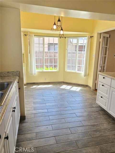 Building Photo - 2901 E Mariquita St