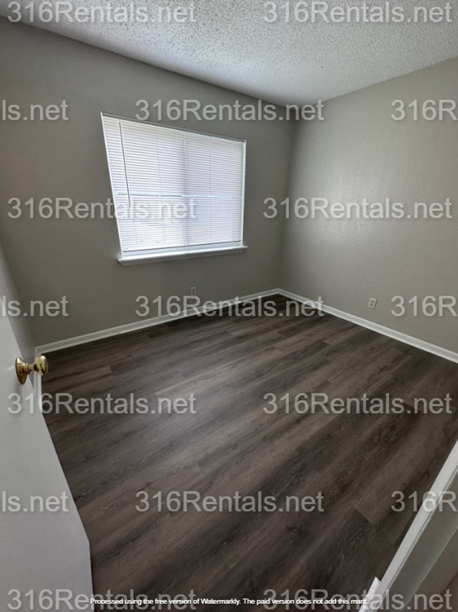 Building Photo - $675 - Accepting SECTION 8/ Housing Voucher 2 bedroom / 1 bathroom - Newly remodeled Apartment