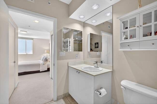 Building Photo - 1551 N Flagler Dr