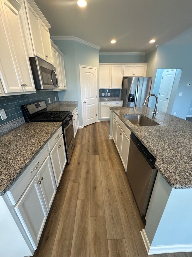 Building Photo - 78 Violetear Rdg