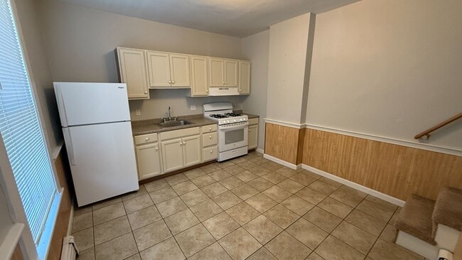 Primary Photo - 21-25 Pierce St.
