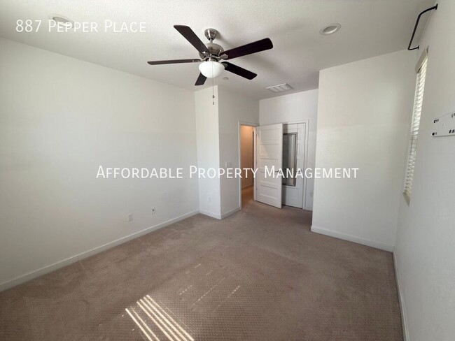 Building Photo - 887 Pepper Pl