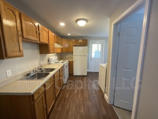 Building Photo - 230 N Pitt St