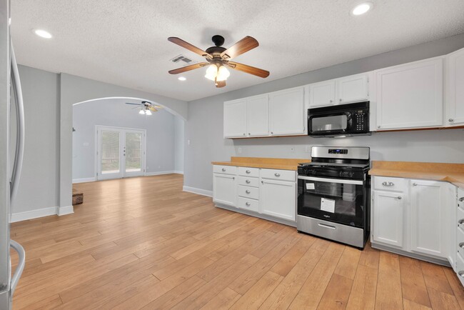 Building Photo - Beautiful one story home near Sea World fo...