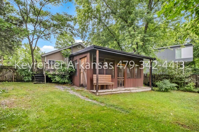 Building Photo - Classic Fayetteville Charm Near Dickson Street with Stunning Outdoor Space