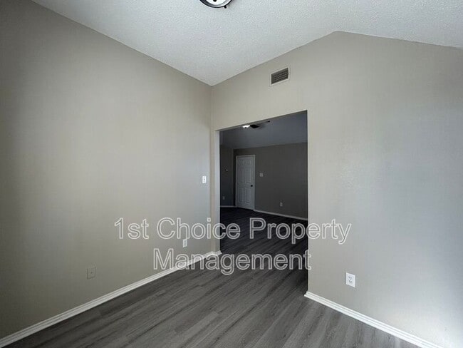 Building Photo - 4805 Misty Ridge Dr