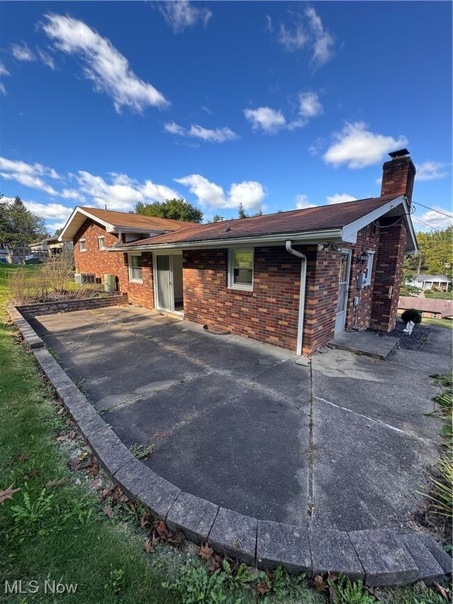 Building Photo - 54084 High View Row