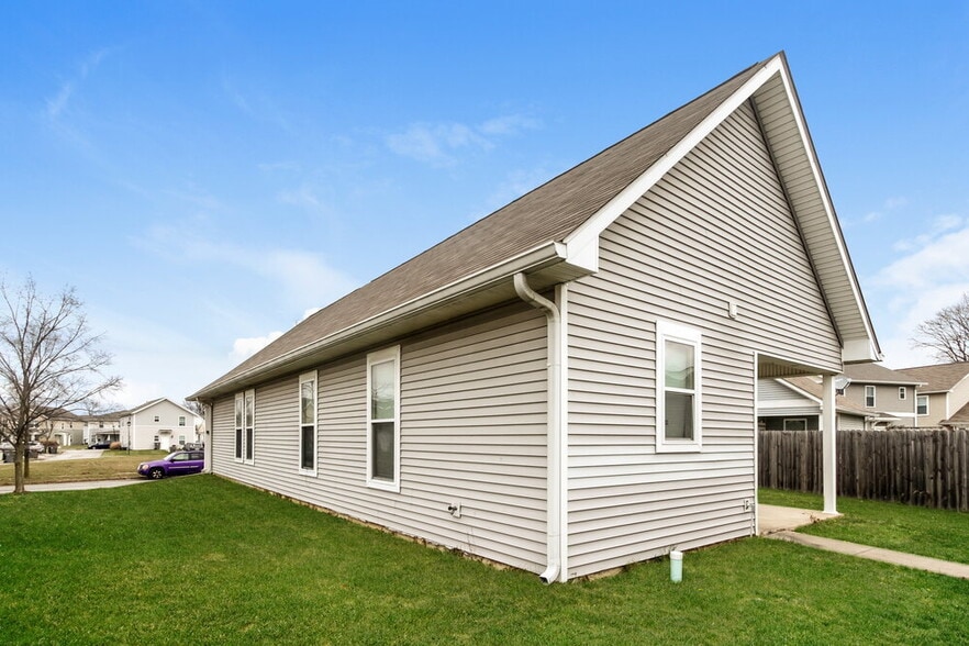 Building Photo - 2939 E Tabor St