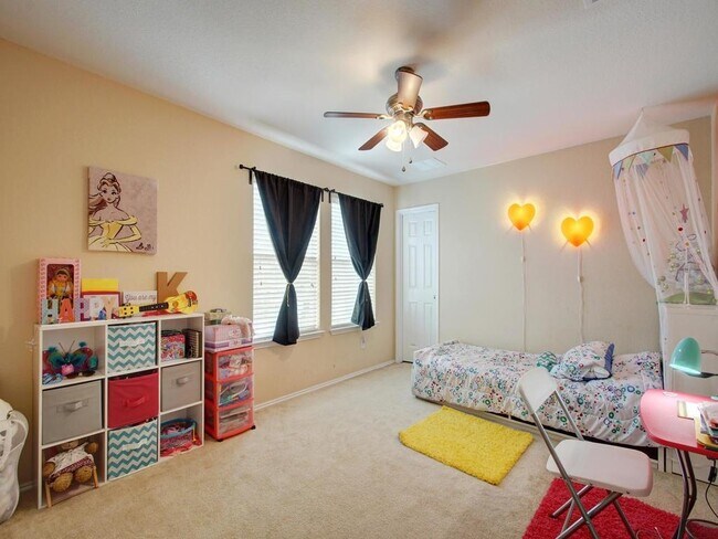 Building Photo - 3420 Bach Dr