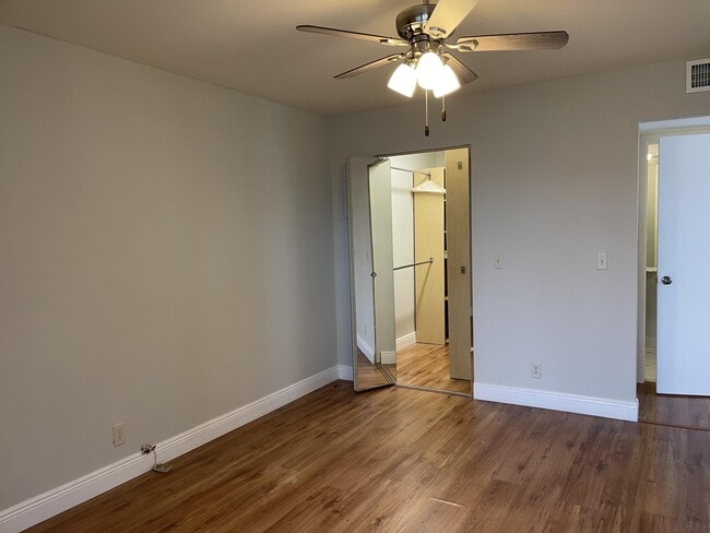 Building Photo - 457 Brittany Dr