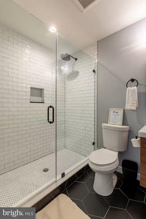 Building Photo - 2532 Annin St