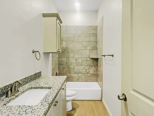 Building Photo - Sleek & Spacious 3-Bedroom Duplex Near Dow...