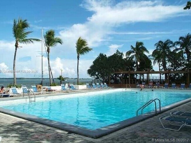 Building Photo - 801 Brickell Bay Dr