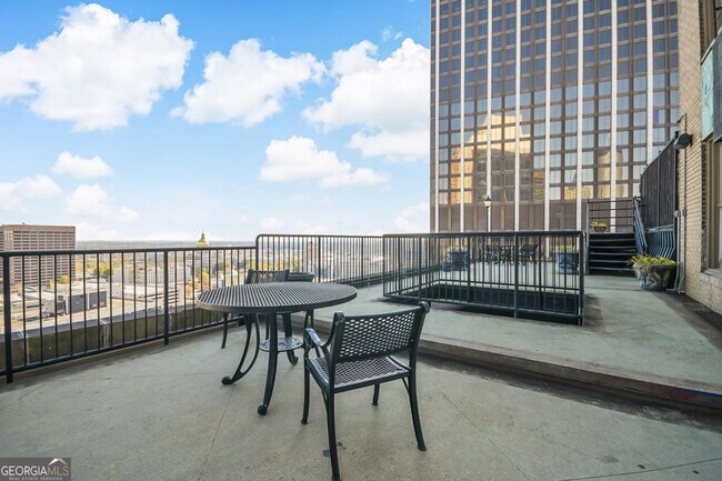 Building Photo - 32 Peachtree St SW