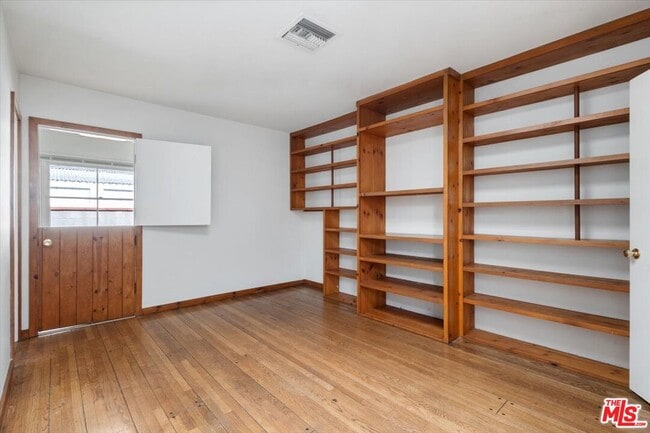 Building Photo - 12848 Tiara St