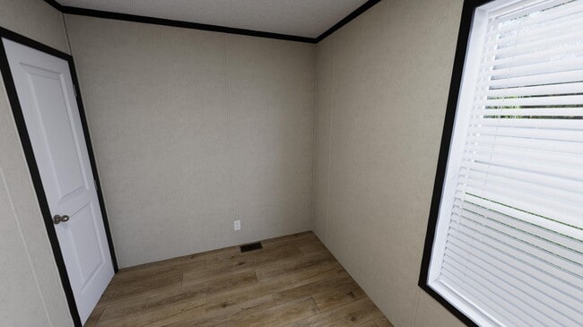 Building Photo - 121 Desander Dr