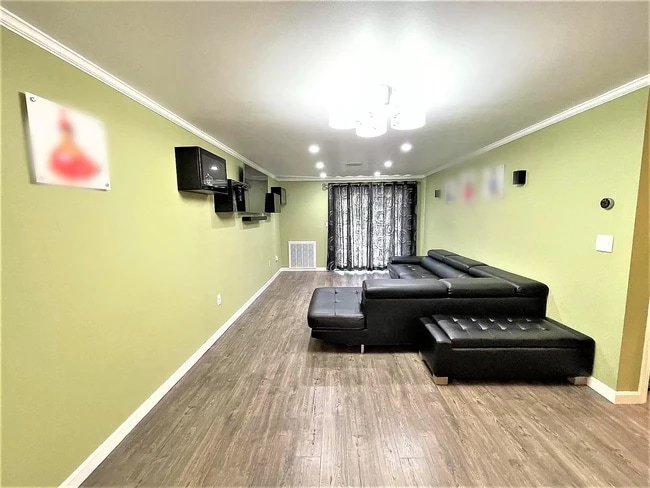 Building Photo - 19 Blackstone Dr