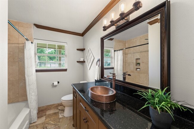 Building Photo - 14115 River Forest Dr