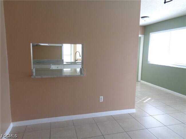 Building Photo - 4402 SE 20th Pl