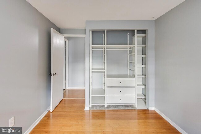 Building Photo - 5769 Yellowrose Ct