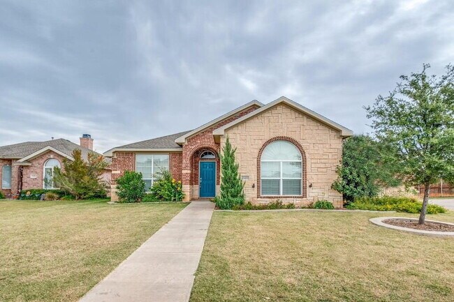 Primary Photo - Gorgeous Home in Lubbock-Cooper ISD