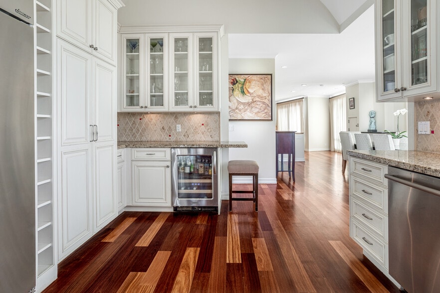 Building Photo - 318 26th St