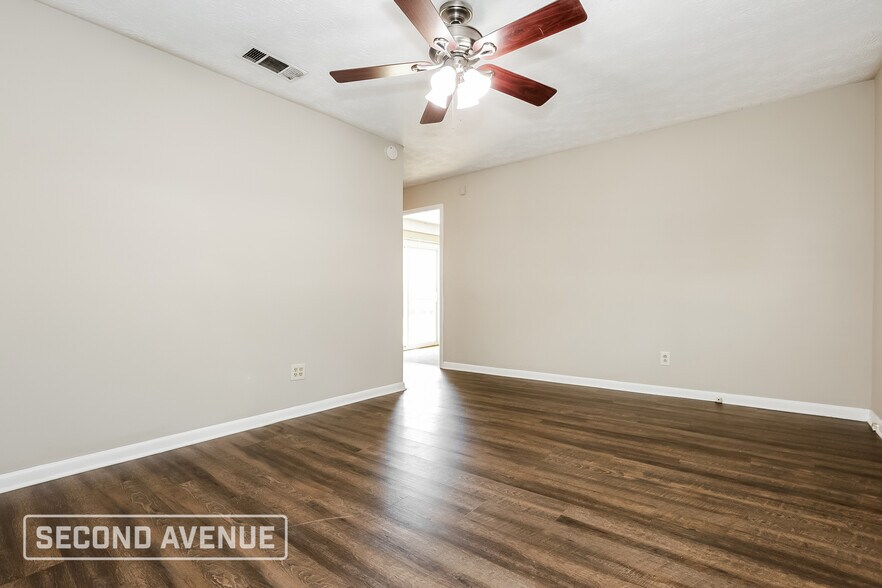 Building Photo - 2053 Chestnut Log Dr