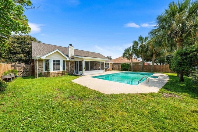Building Photo - 408 Ridge Wood Cir