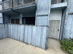Building Photo - 14520 Plummer St