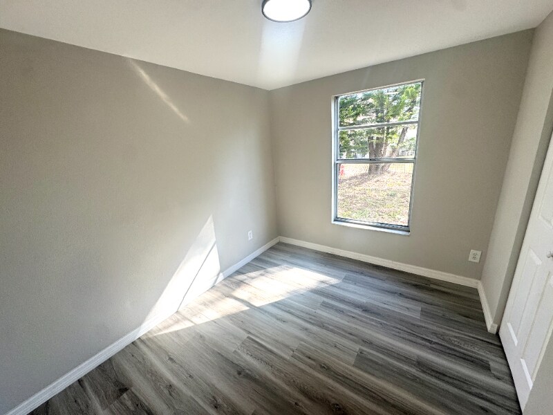 Building Photo - 5928-5930 13th St Ct E