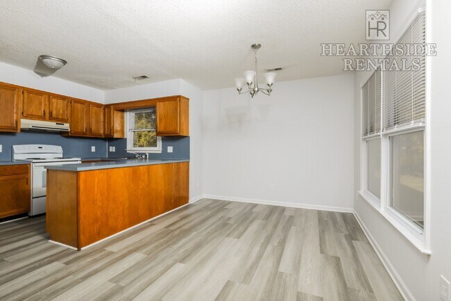 Building Photo - 143 W Victoria Ct