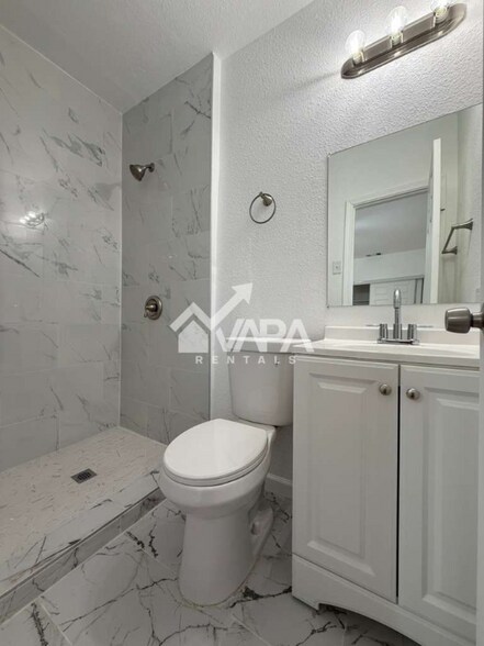 Building Photo - 115 Maurine Dr