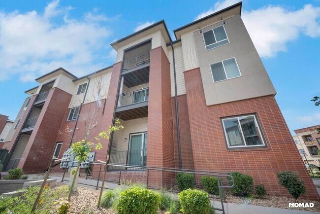 Primary Photo - Charming 2BR-2BA Condo in Aurora Town Center