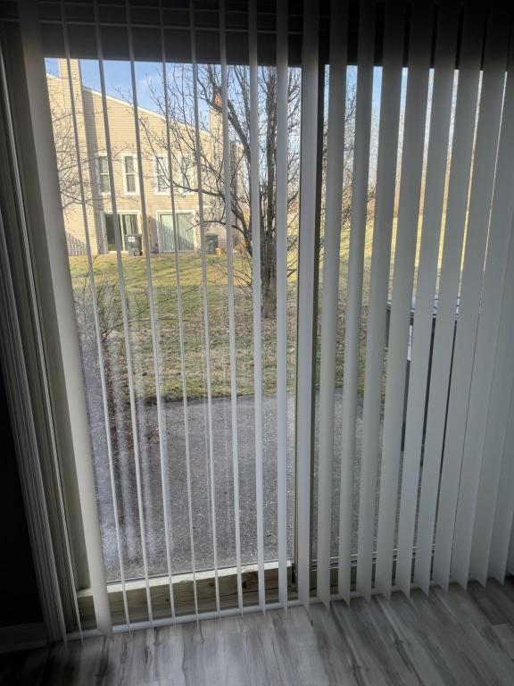 Building Photo - 22 Apple Ln