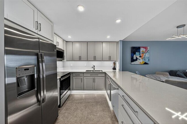 Building Photo - 1800 N Andrews Ave