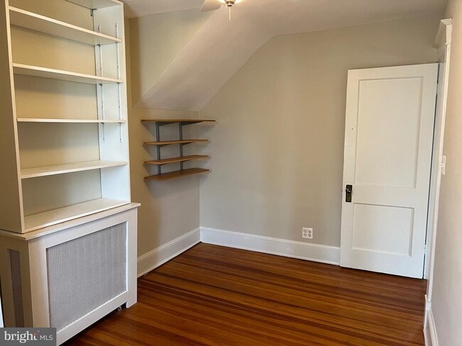 Building Photo - 2237 N Wakefield St